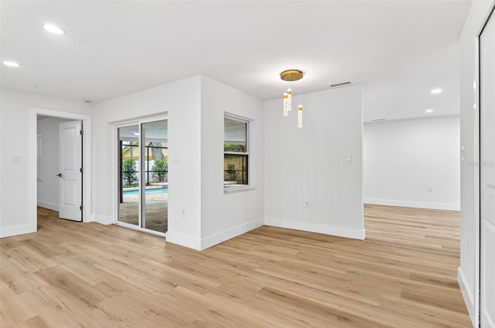 3041 OAK COVE DR, CLEARWATER, FL, 33759