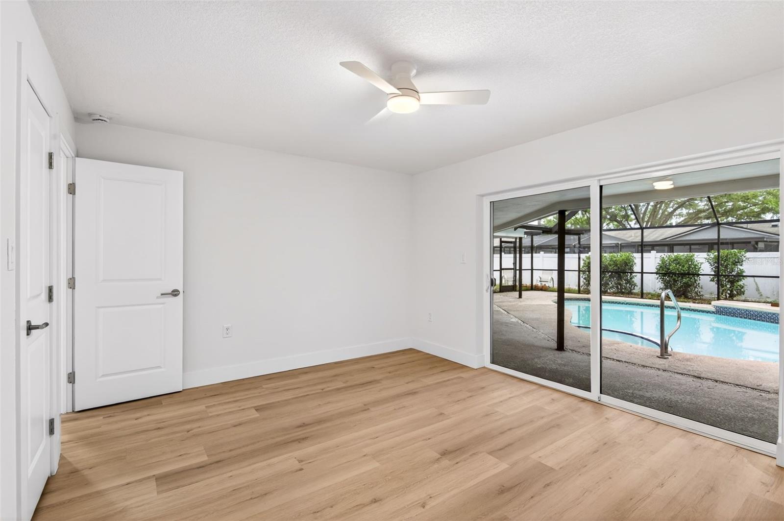 3041 OAK COVE DR, CLEARWATER, FL, 33759