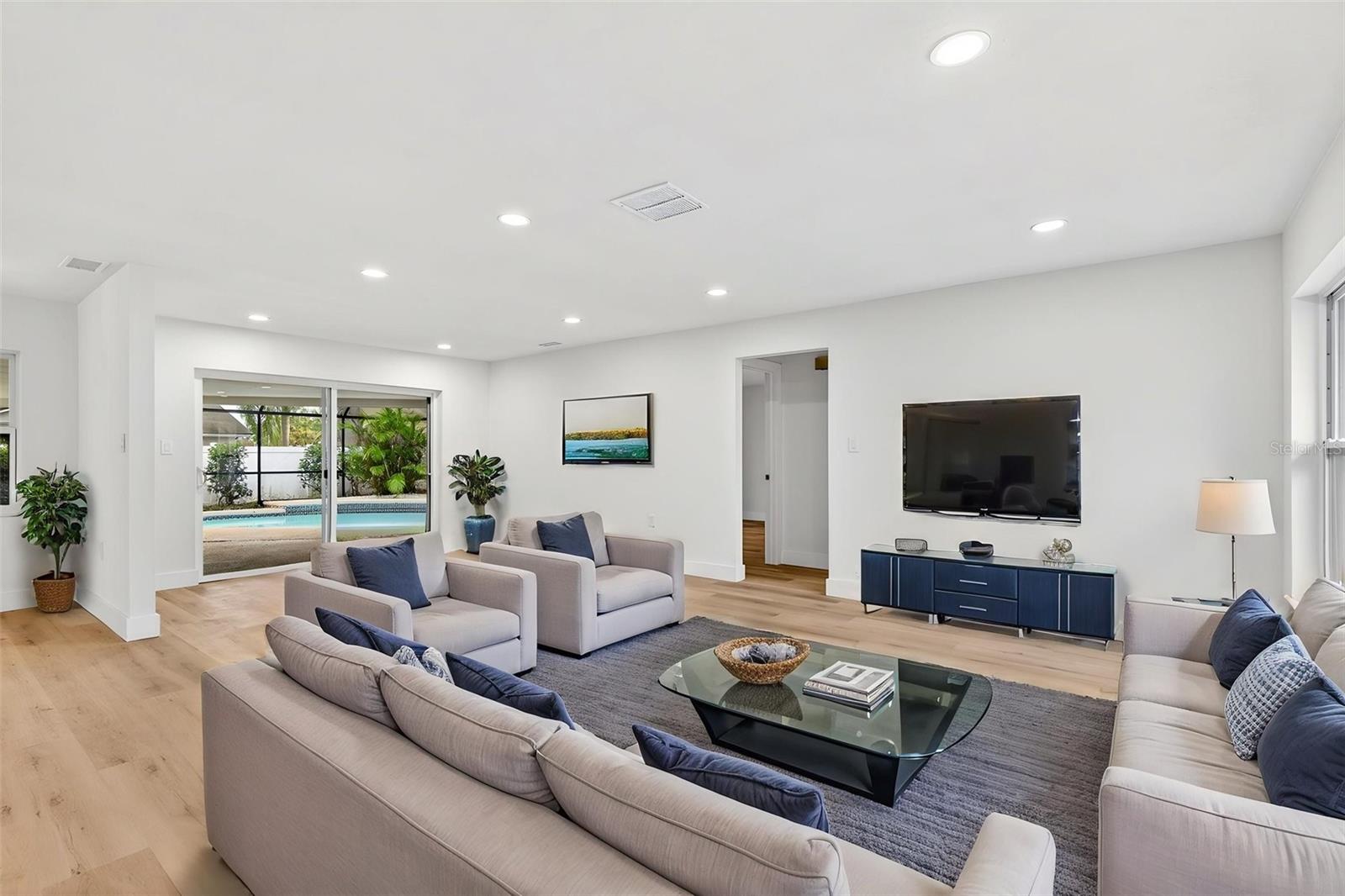3041 OAK COVE DR, CLEARWATER, FL, 33759
