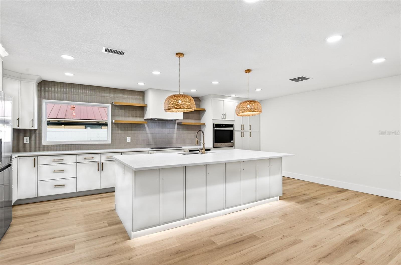 3041 OAK COVE DR, CLEARWATER, FL, 33759