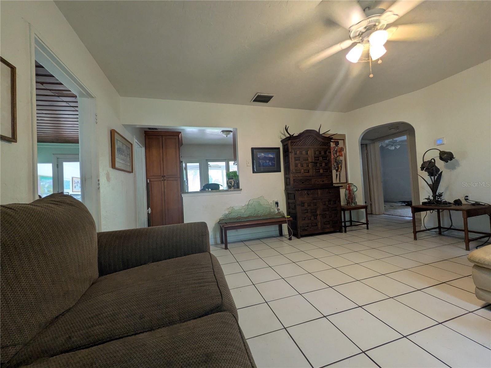 2007 E RAMPART ST, TAMPA, FL, 33604