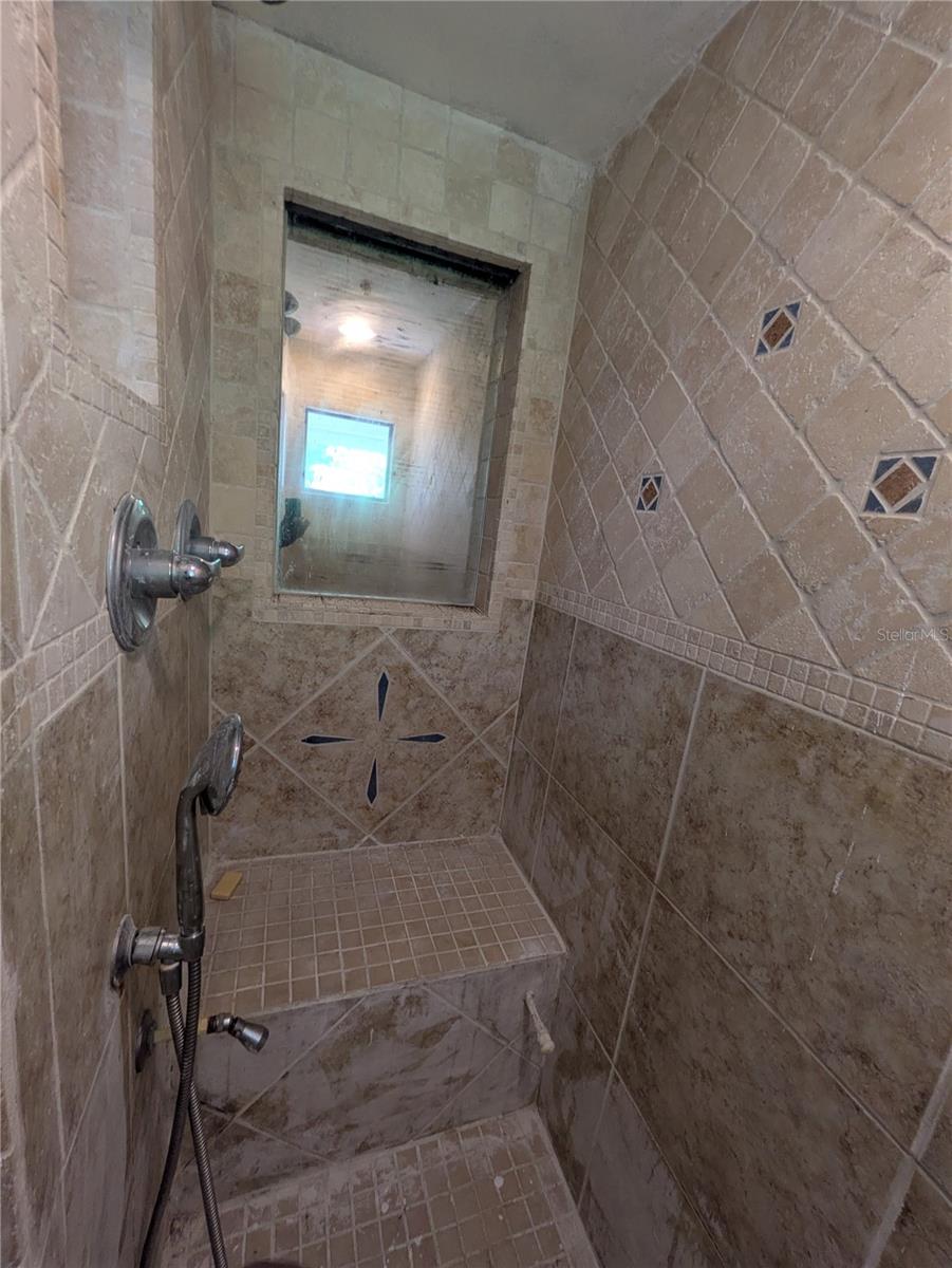 2007 E RAMPART ST, TAMPA, FL, 33604