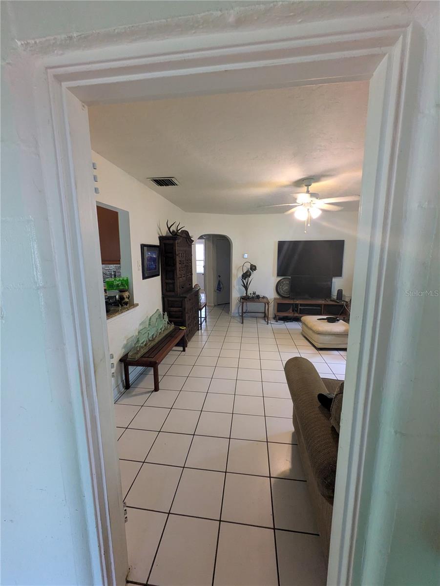 2007 E RAMPART ST, TAMPA, FL, 33604