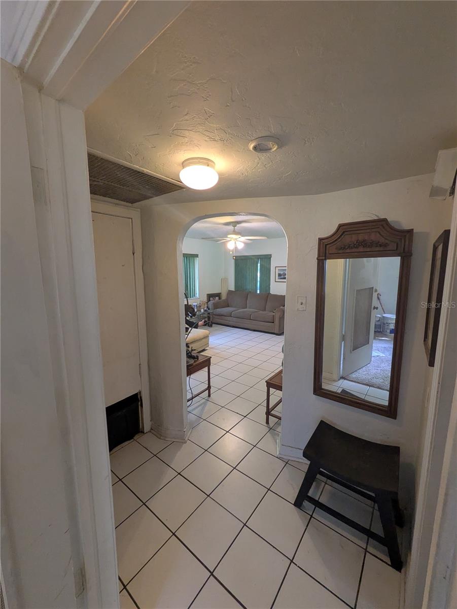 2007 E RAMPART ST, TAMPA, FL, 33604