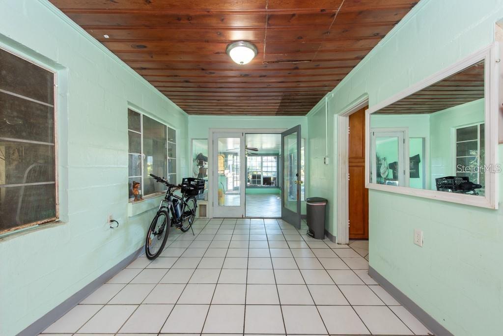 2007 E RAMPART ST, TAMPA, FL, 33604