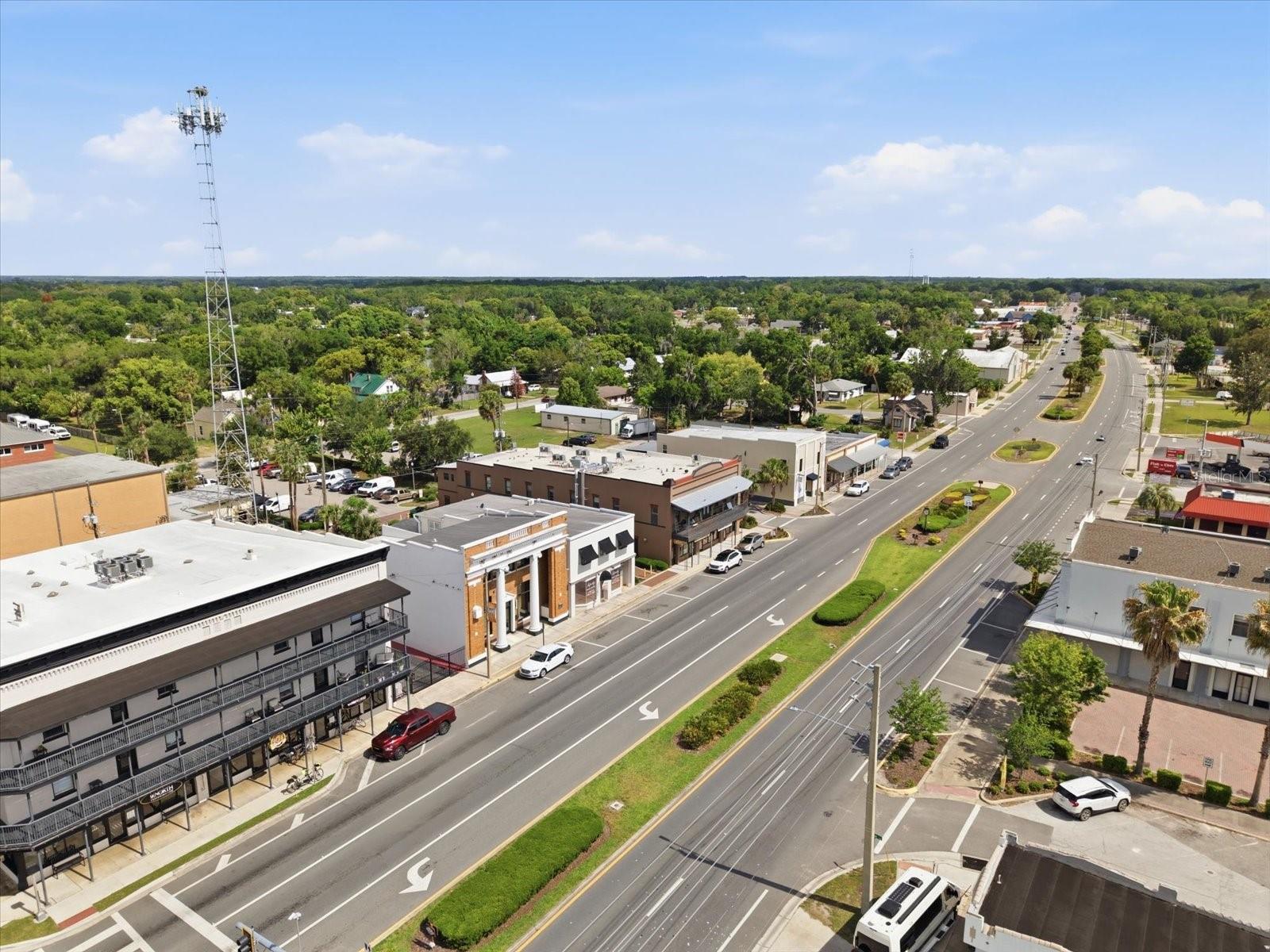61 N CENTRAL AVE, UMATILLA, FL, 32784