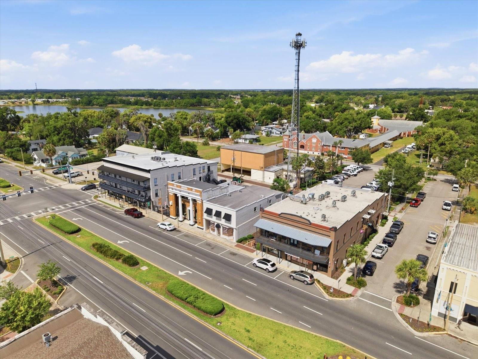 61 N CENTRAL AVE, UMATILLA, FL, 32784