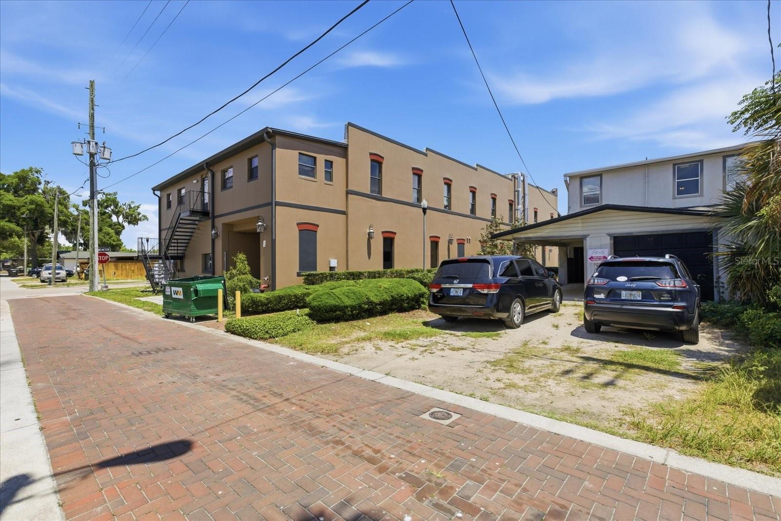 61 N CENTRAL AVE, UMATILLA, FL, 32784