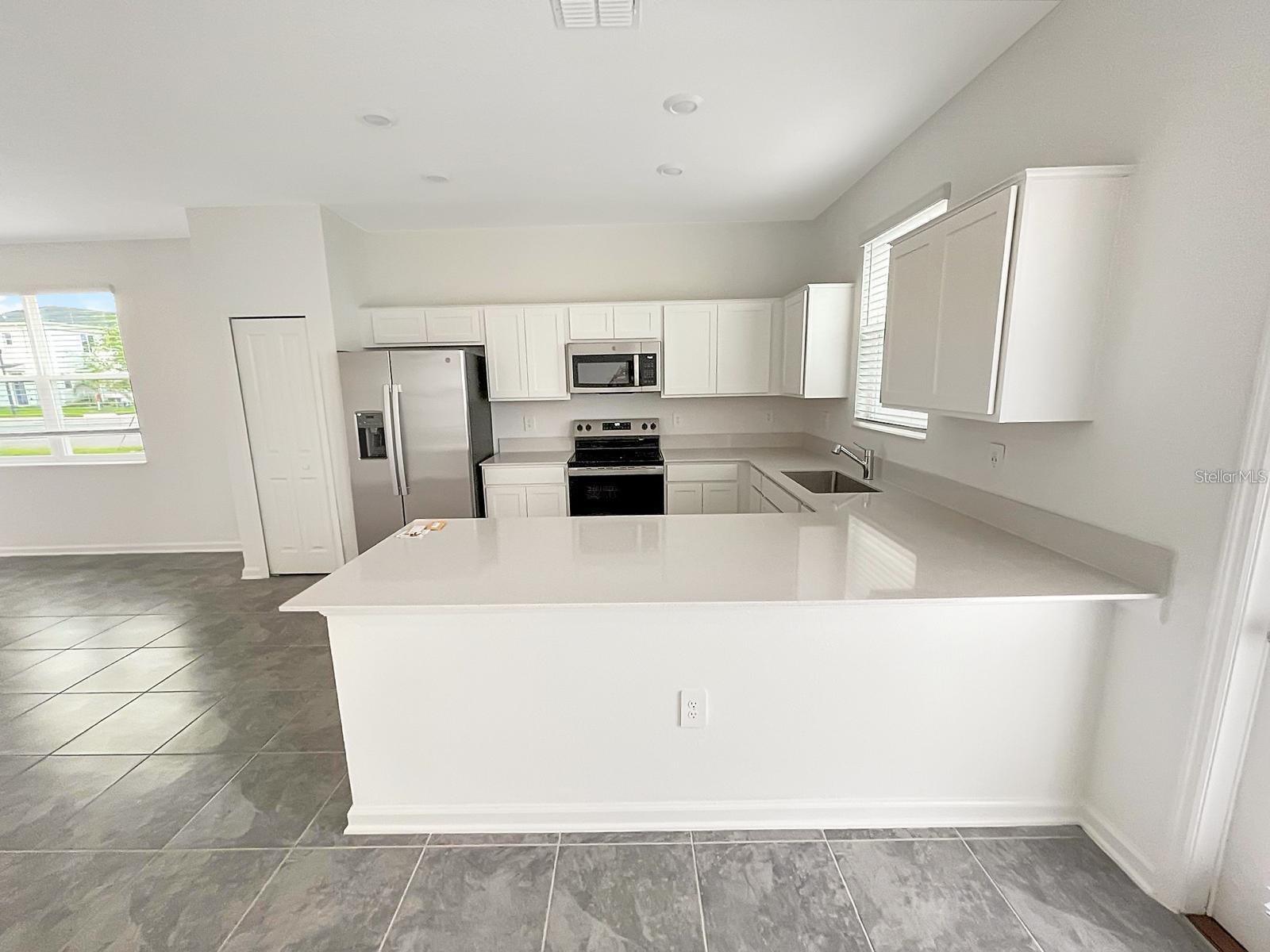 218 NINE IRON DR, DAVENPORT, FL, 33896