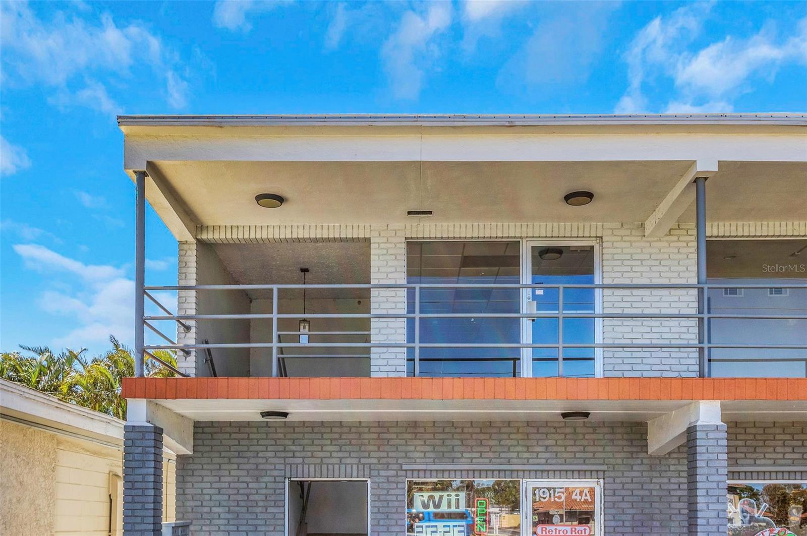 1915 E BAY DR, LARGO, FL, 33771