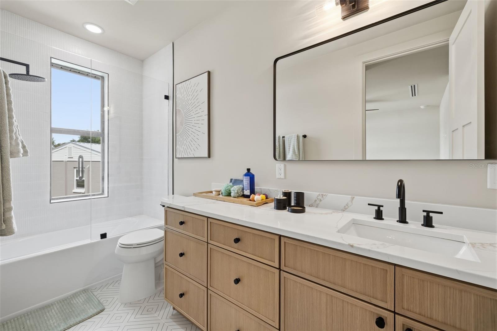 2301 N RIDGEWOOD AVE, TAMPA, FL, 33602