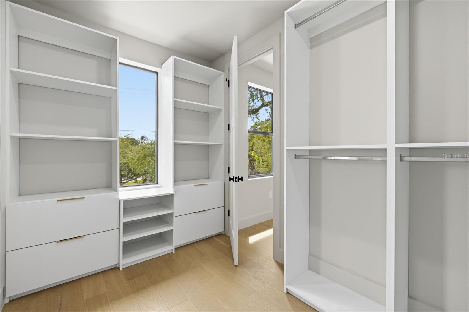 2301 N RIDGEWOOD AVE, TAMPA, FL, 33602