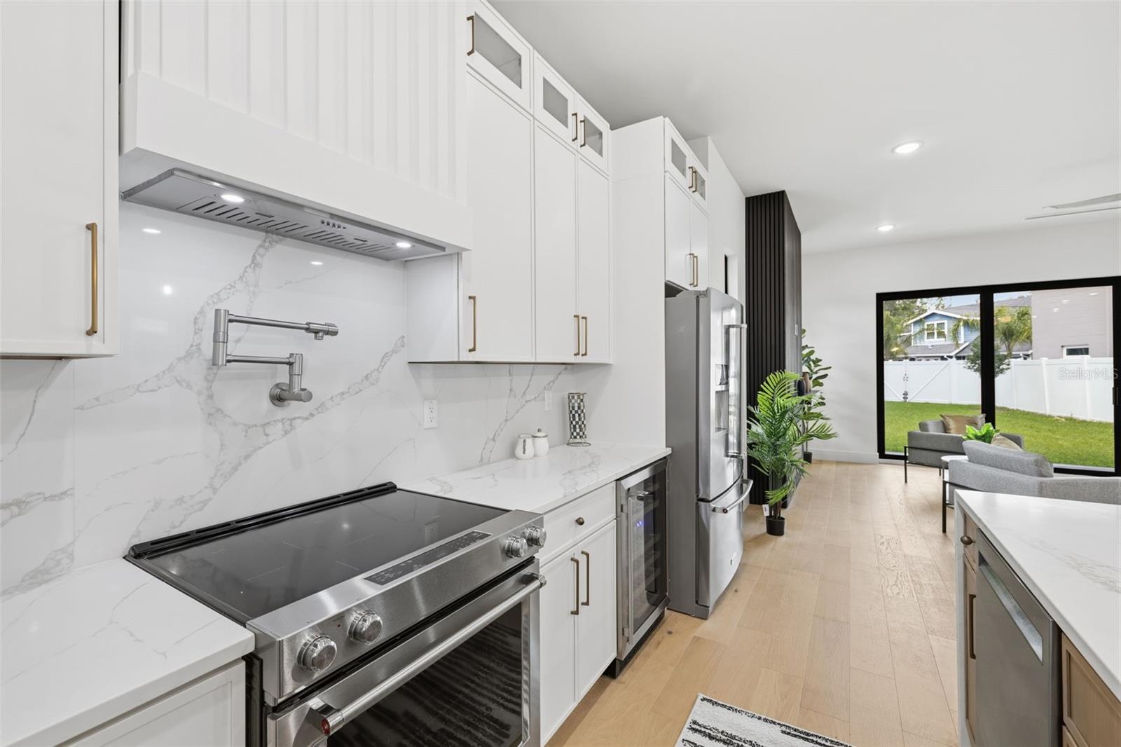 2301 N RIDGEWOOD AVE, TAMPA, FL, 33602