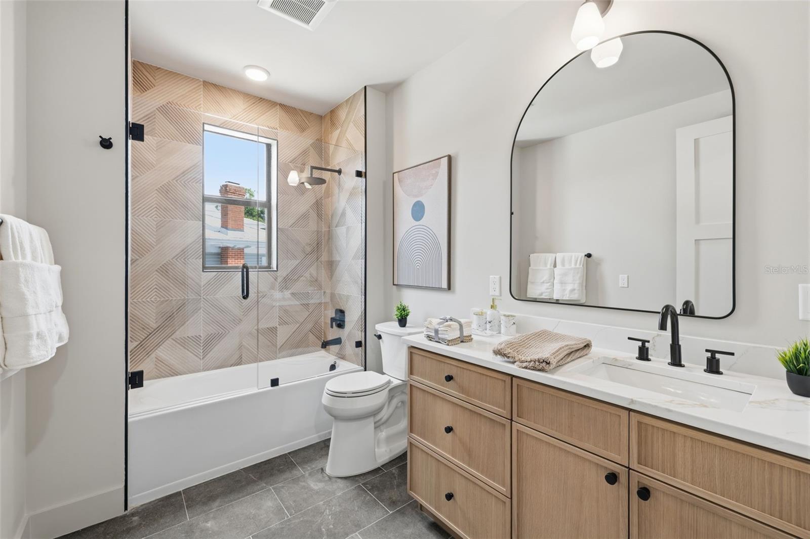 2301 N RIDGEWOOD AVE, TAMPA, FL, 33602