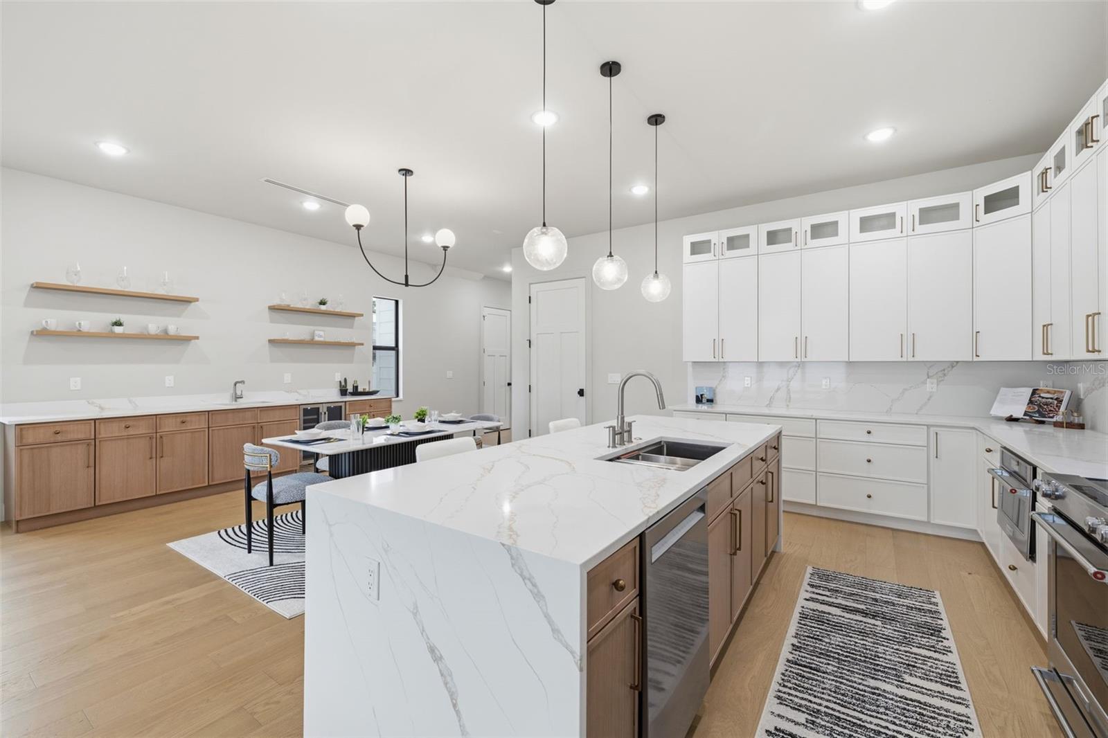 2301 N RIDGEWOOD AVE, TAMPA, FL, 33602