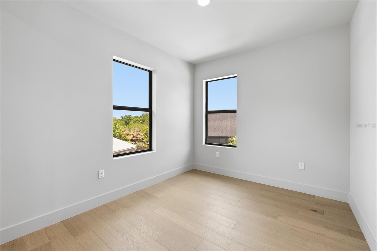 2301 N RIDGEWOOD AVE, TAMPA, FL, 33602