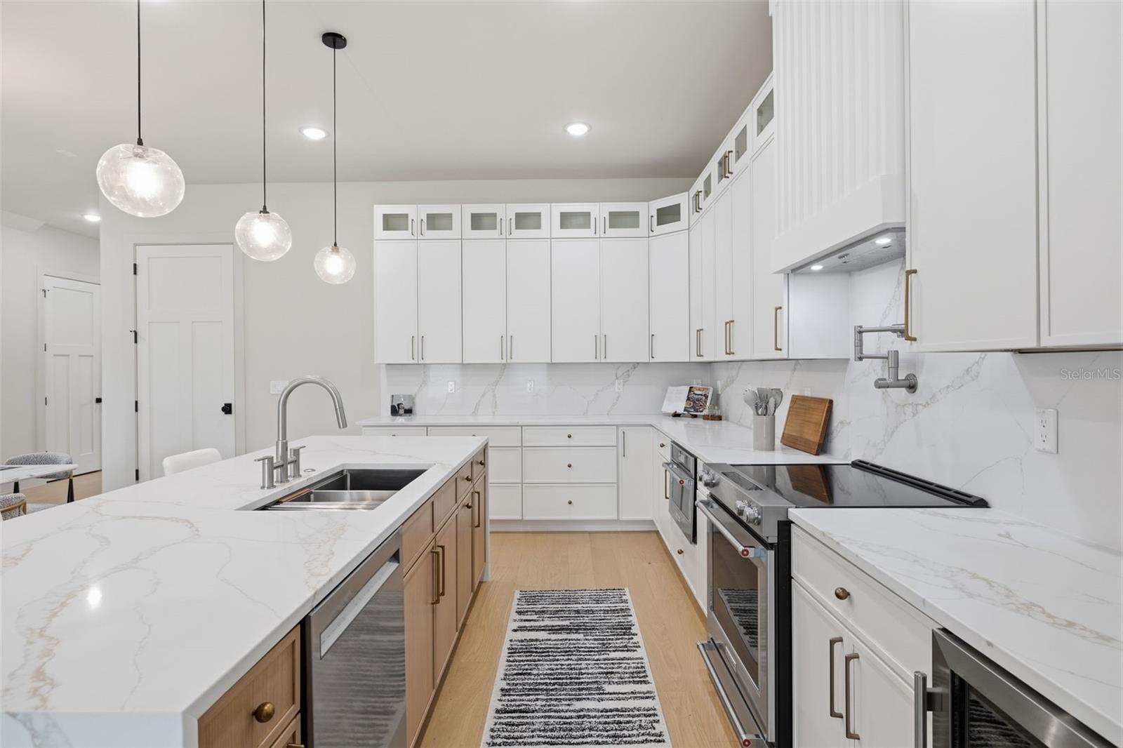 2301 N RIDGEWOOD AVE, TAMPA, FL, 33602