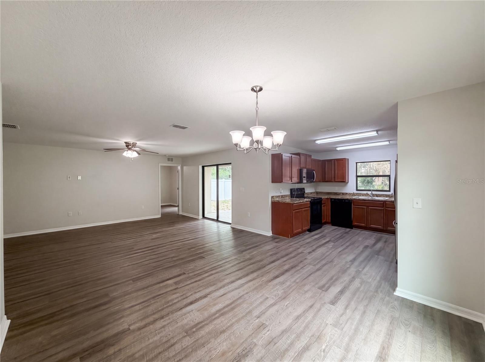 2440 BRACKNELL FOREST TRL, TAVARES, FL, 32778