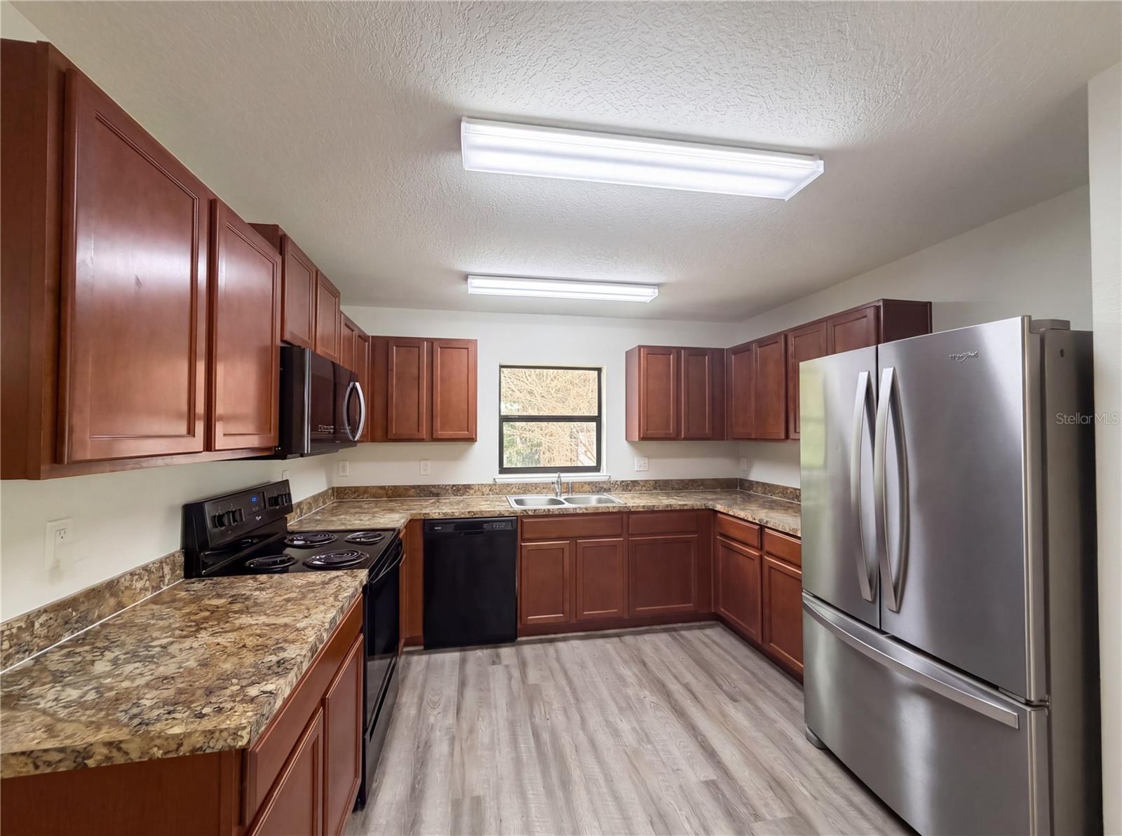 2440 BRACKNELL FOREST TRL, TAVARES, FL, 32778