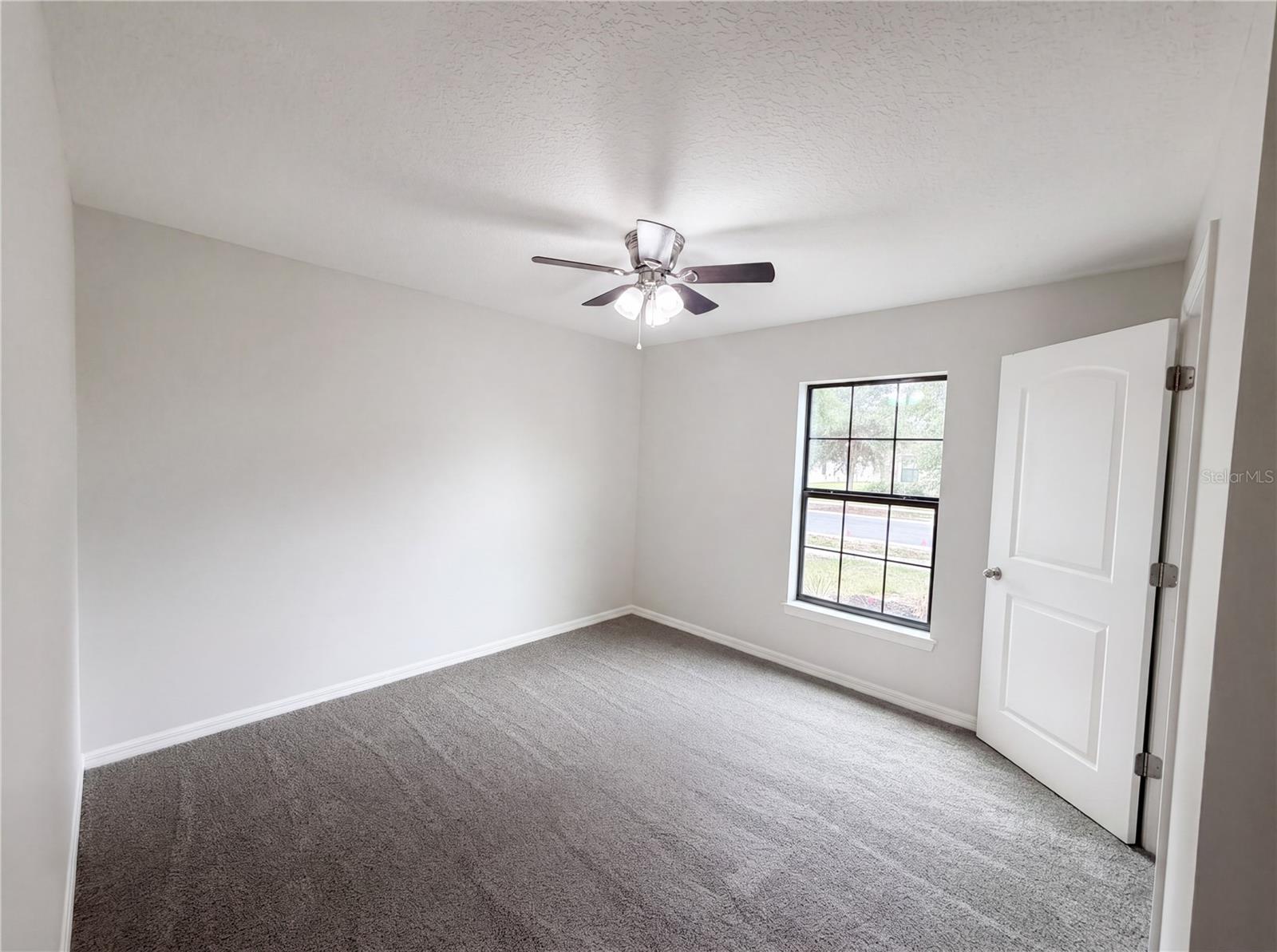 2440 BRACKNELL FOREST TRL, TAVARES, FL, 32778