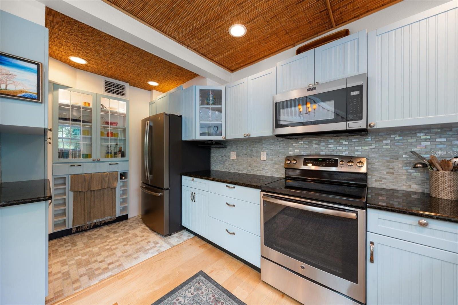 236 SHORE DR, PALM HARBOR, FL, 34683