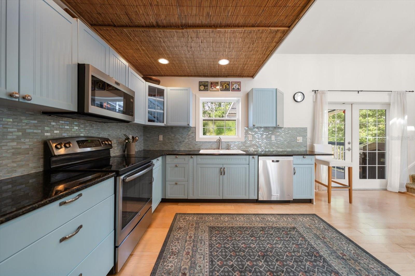 236 SHORE DR, PALM HARBOR, FL, 34683