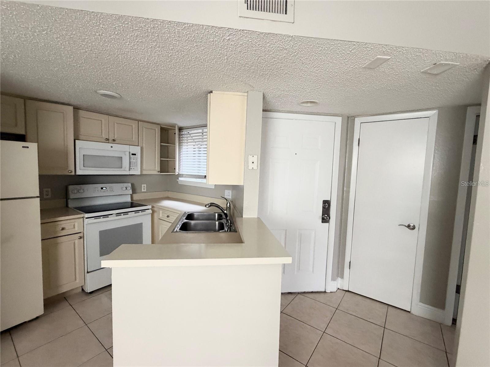 1908 LAKE ATRIUMS CIR #15, ORLANDO, FL, 32839