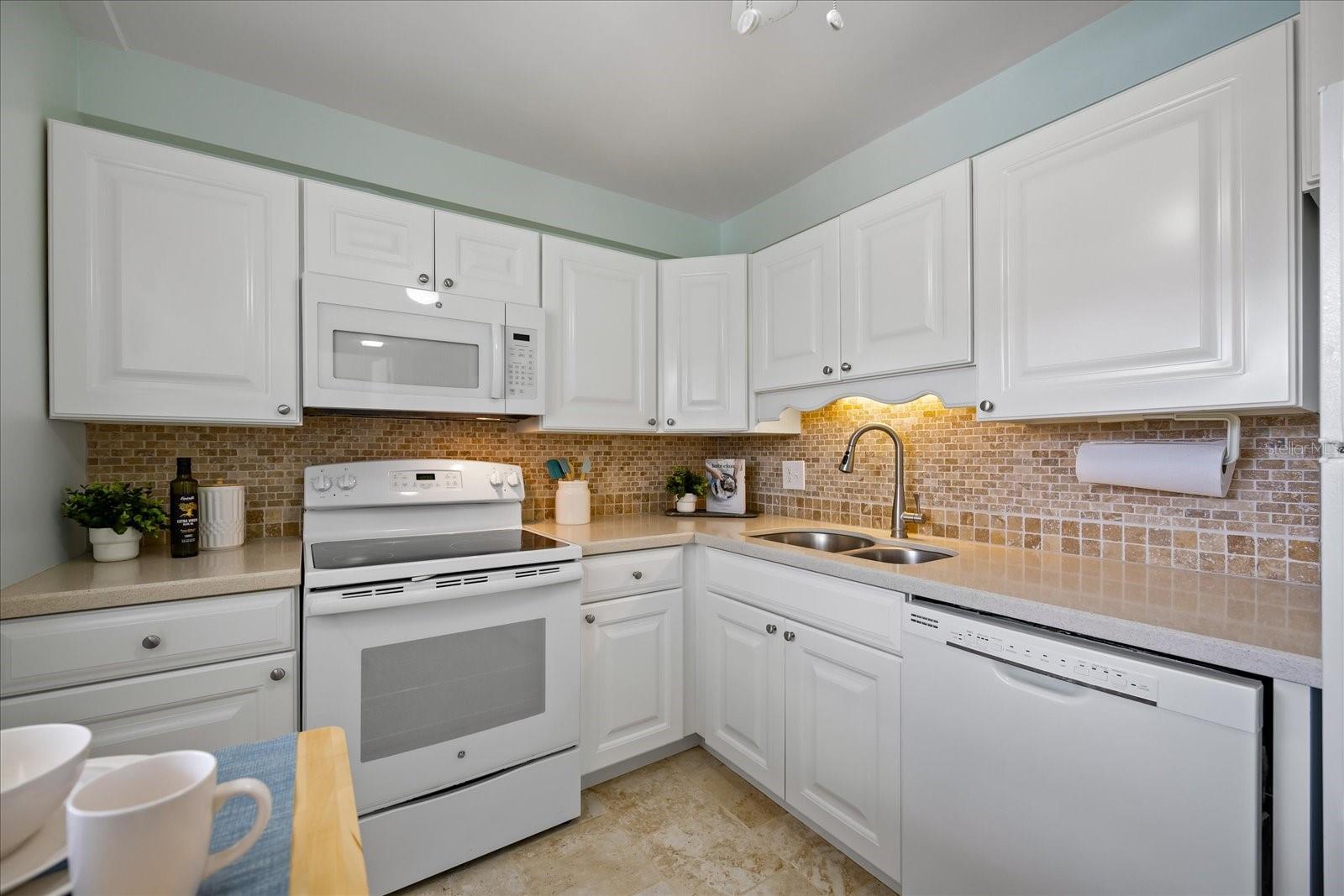 10280 IMPERIAL POINT DR W #21, LARGO, FL, 33774