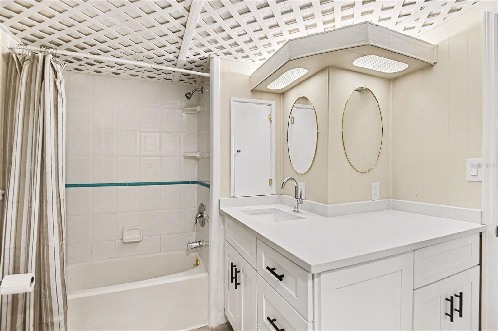 20 HOLLAND DR, PUNTA GORDA, FL, 33950