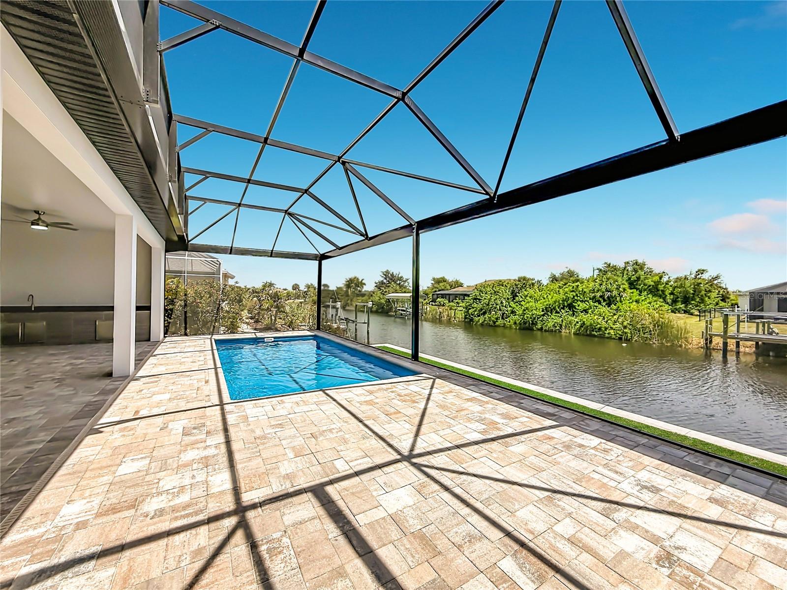 9524 SINGER CIR, PORT CHARLOTTE, FL, 33981