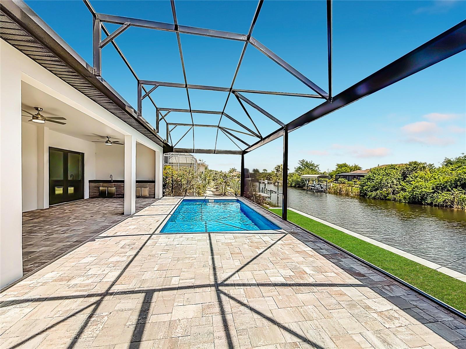 9524 SINGER CIR, PORT CHARLOTTE, FL, 33981