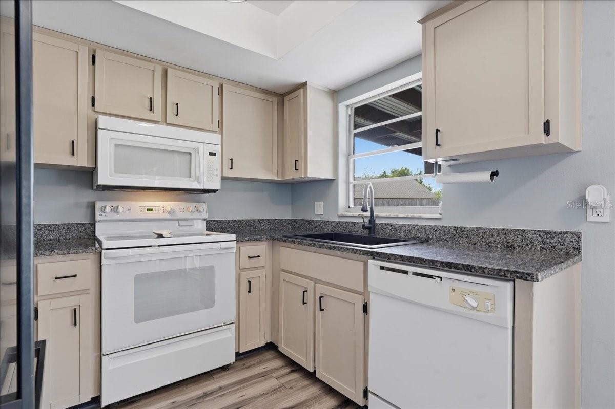 8913 WOOD LAKE CT, NEW PORT RICHEY, FL, 34653