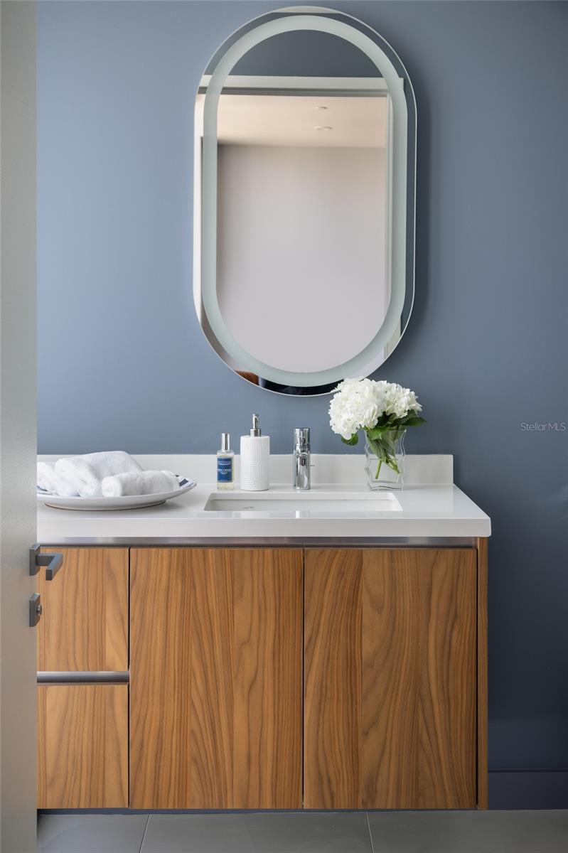 111 GOLDEN GATE PT #702, SARASOTA, FL, 34236