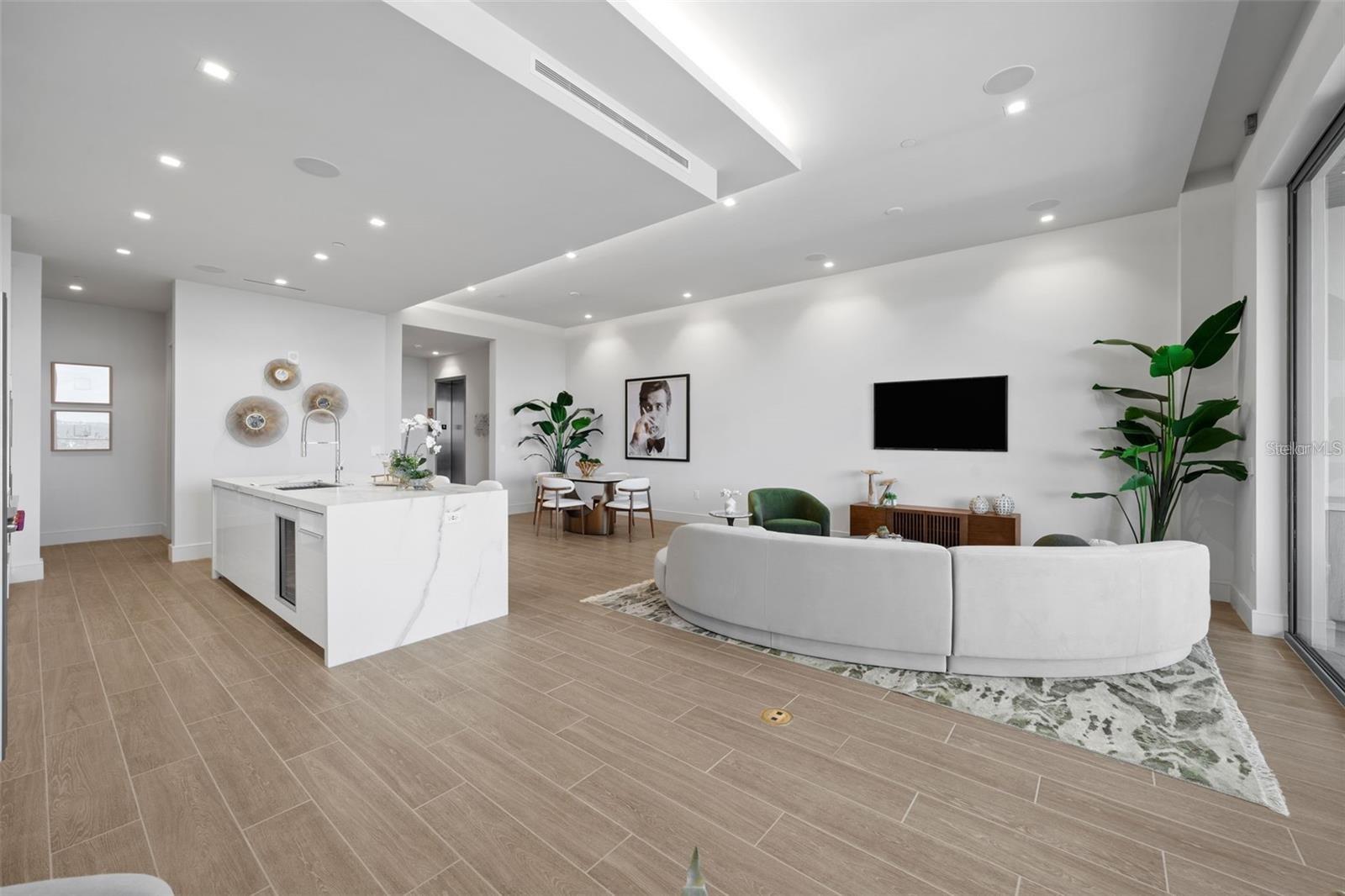 1591 GULF OF MEXICO DR #515, LONGBOAT KEY, FL, 34228