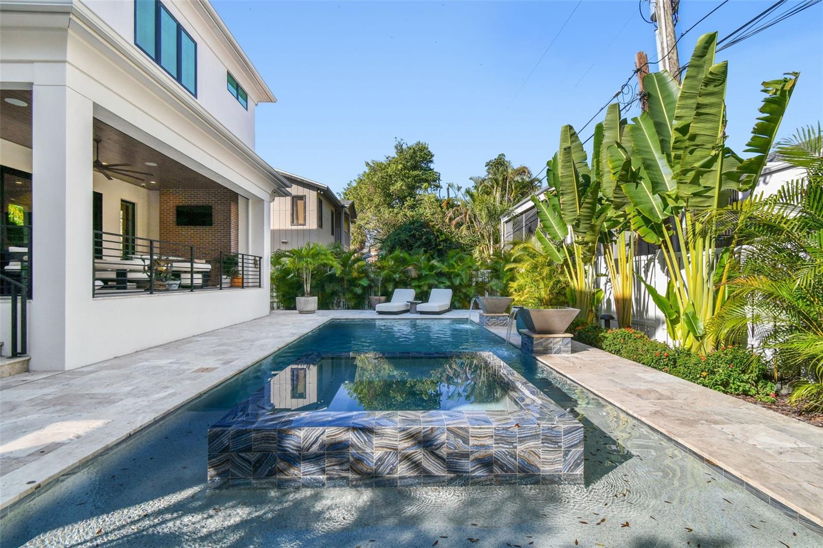 2915 W HARBOR VIEW AVE, TAMPA, FL, 33611