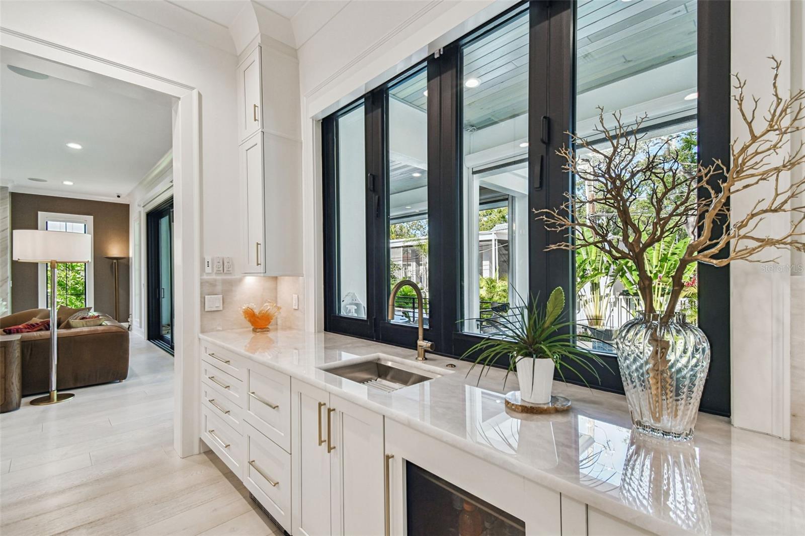 2915 W HARBOR VIEW AVE, TAMPA, FL, 33611