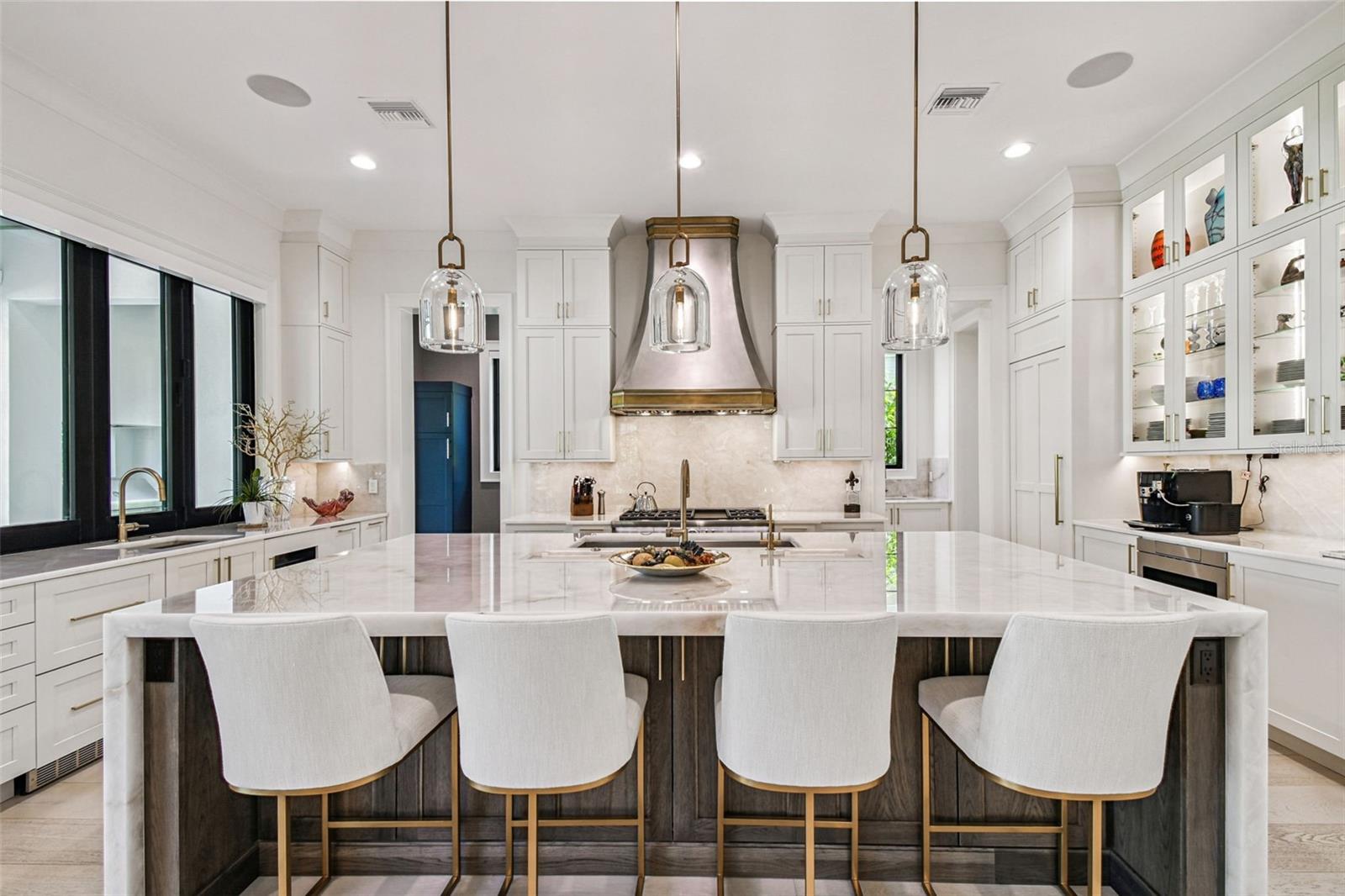 2915 W HARBOR VIEW AVE, TAMPA, FL, 33611