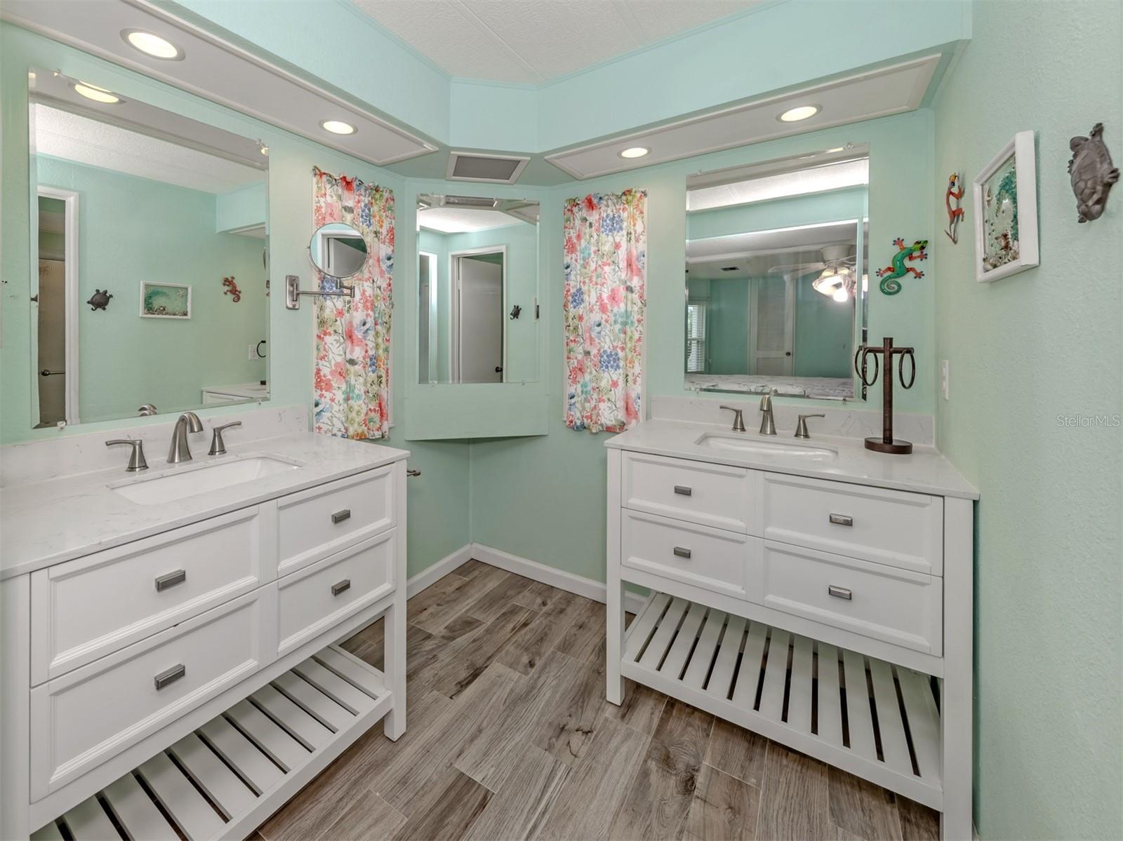 98 LAKEVIEW DR, NORTH PORT, FL, 34287