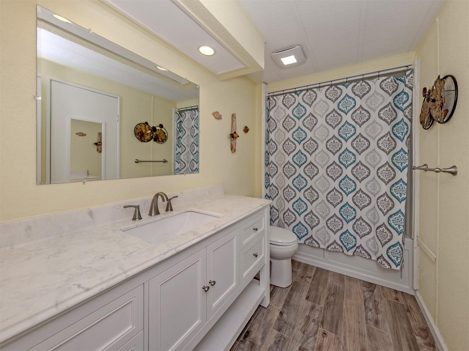 98 LAKEVIEW DR, NORTH PORT, FL, 34287