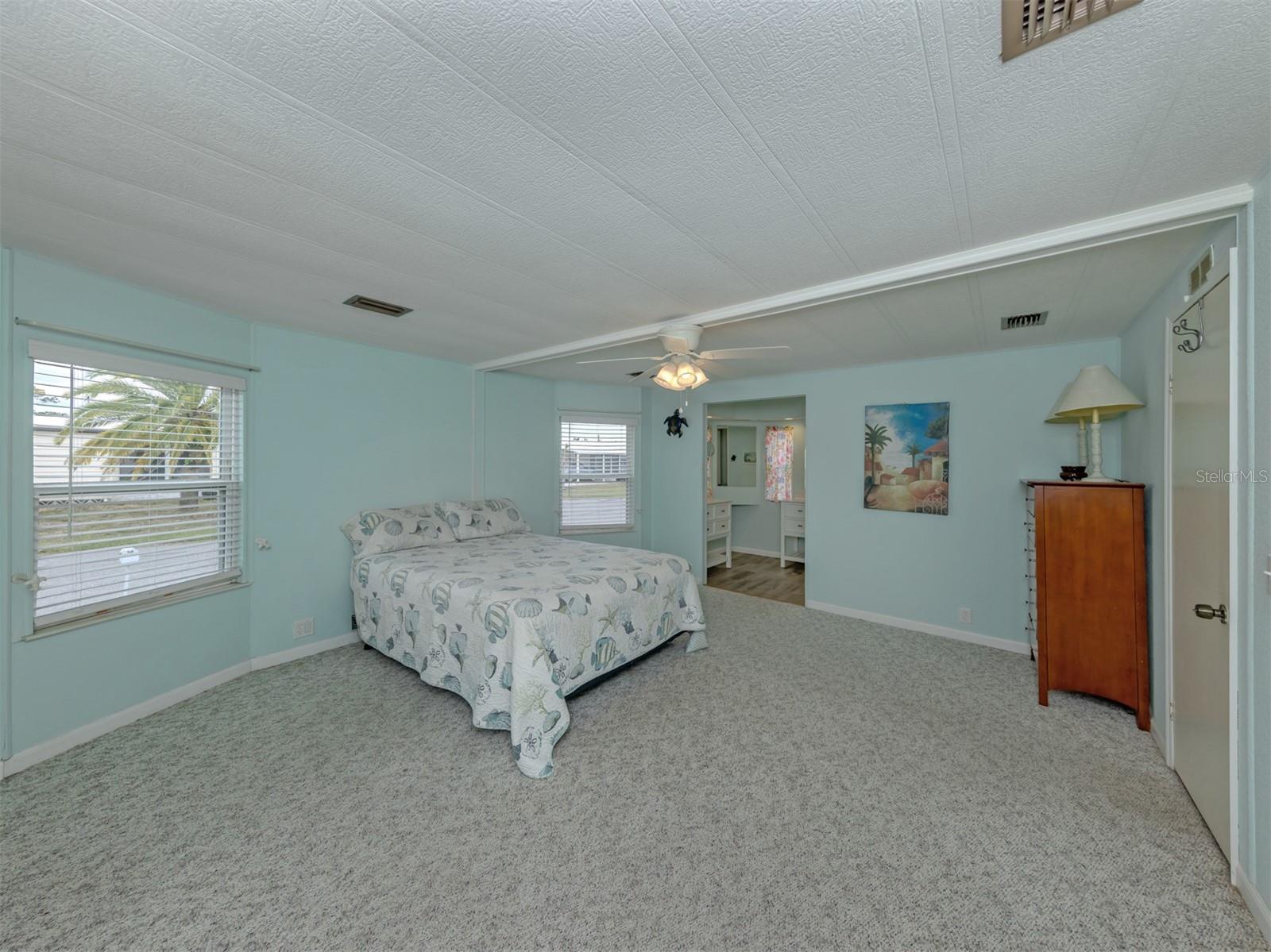 98 LAKEVIEW DR, NORTH PORT, FL, 34287