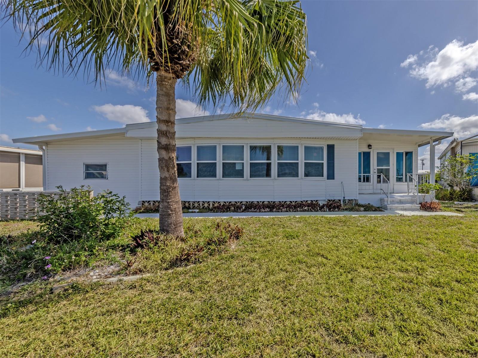 98 LAKEVIEW DR, NORTH PORT, FL, 34287