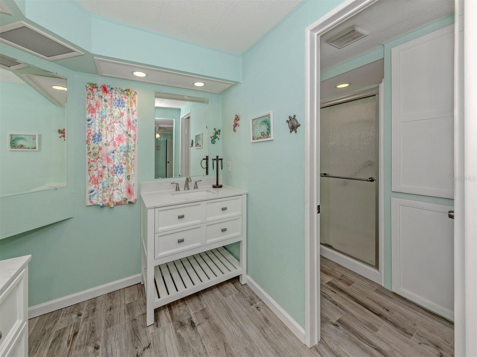 98 LAKEVIEW DR, NORTH PORT, FL, 34287