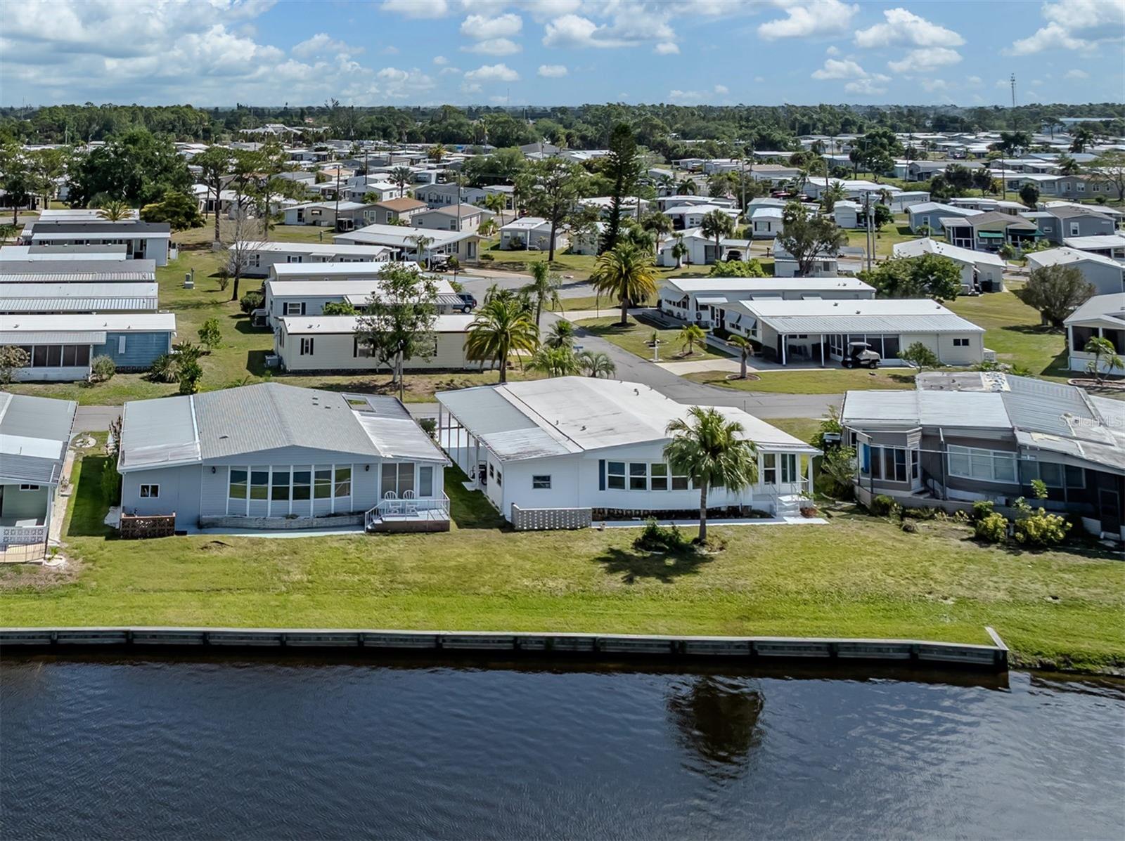 98 LAKEVIEW DR, NORTH PORT, FL, 34287