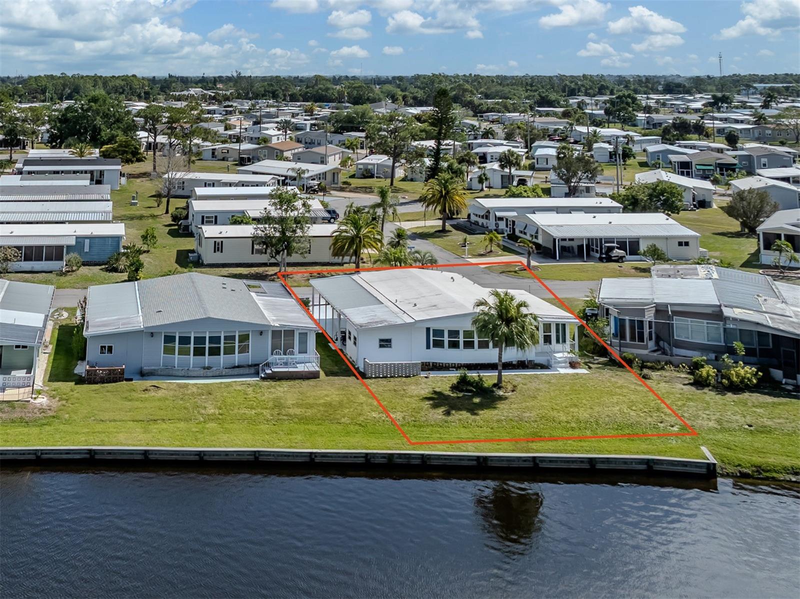98 LAKEVIEW DR, NORTH PORT, FL, 34287