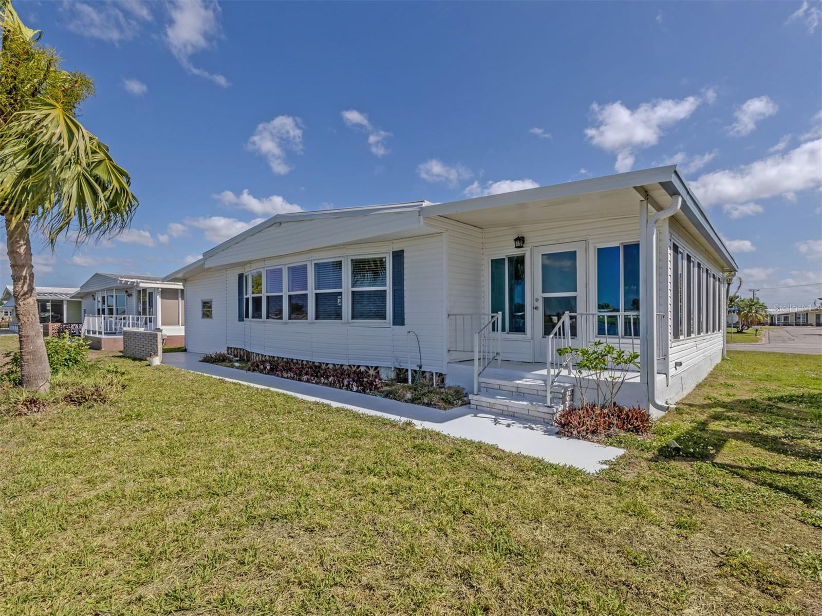 98 LAKEVIEW DR, NORTH PORT, FL, 34287