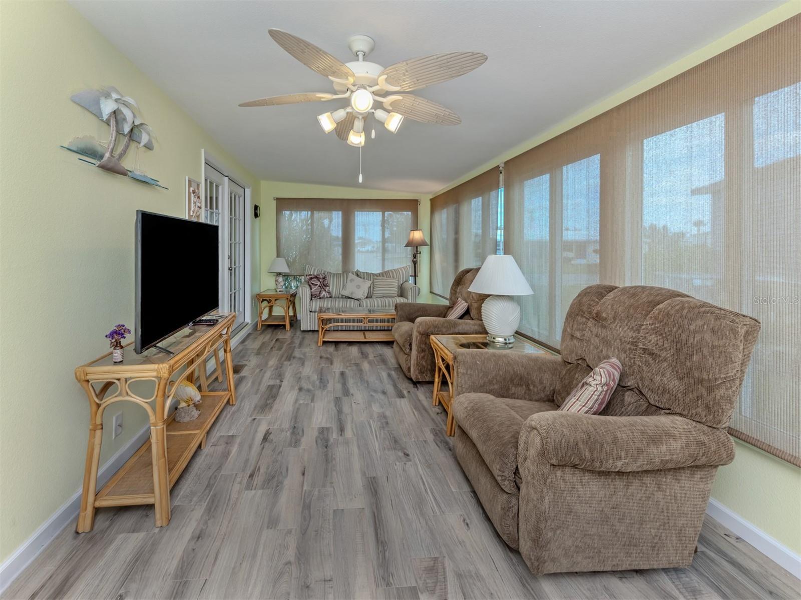 98 LAKEVIEW DR, NORTH PORT, FL, 34287