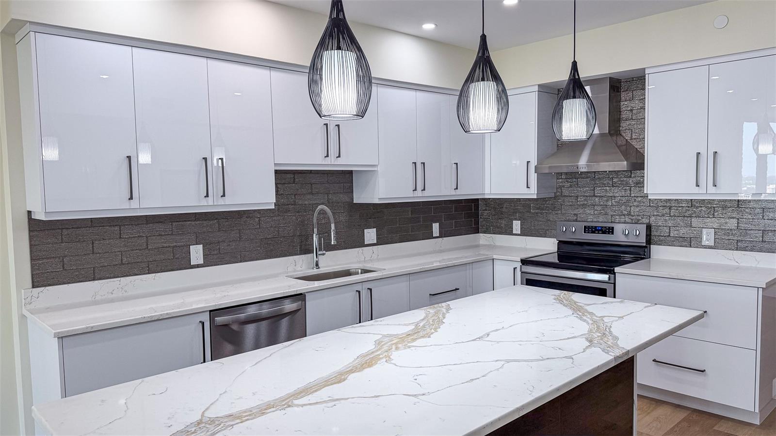 1 BEACH DR SE #2512, ST PETERSBURG, FL, 33701