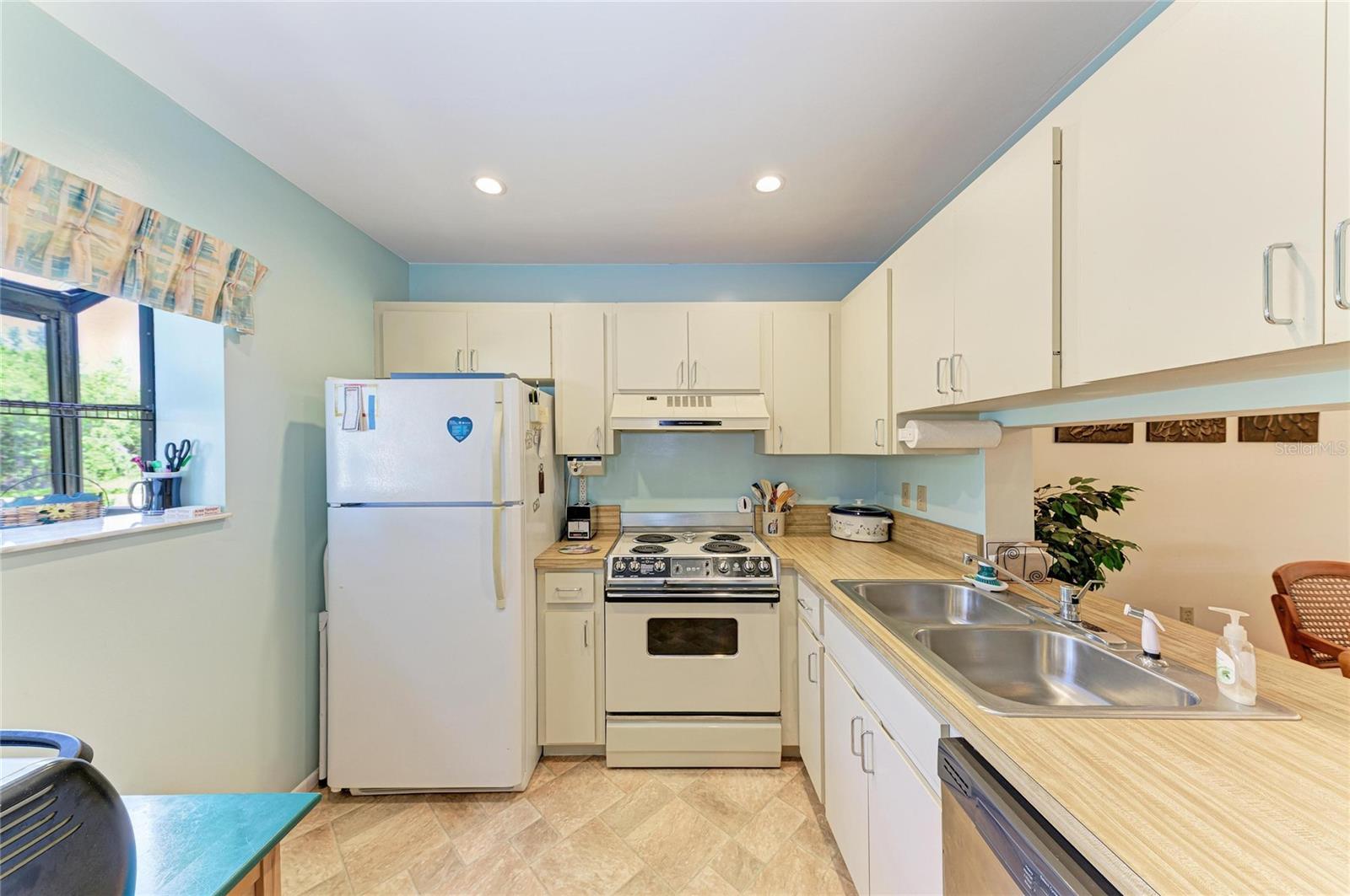 5685 GARDENS DR #5685, SARASOTA, FL, 34243