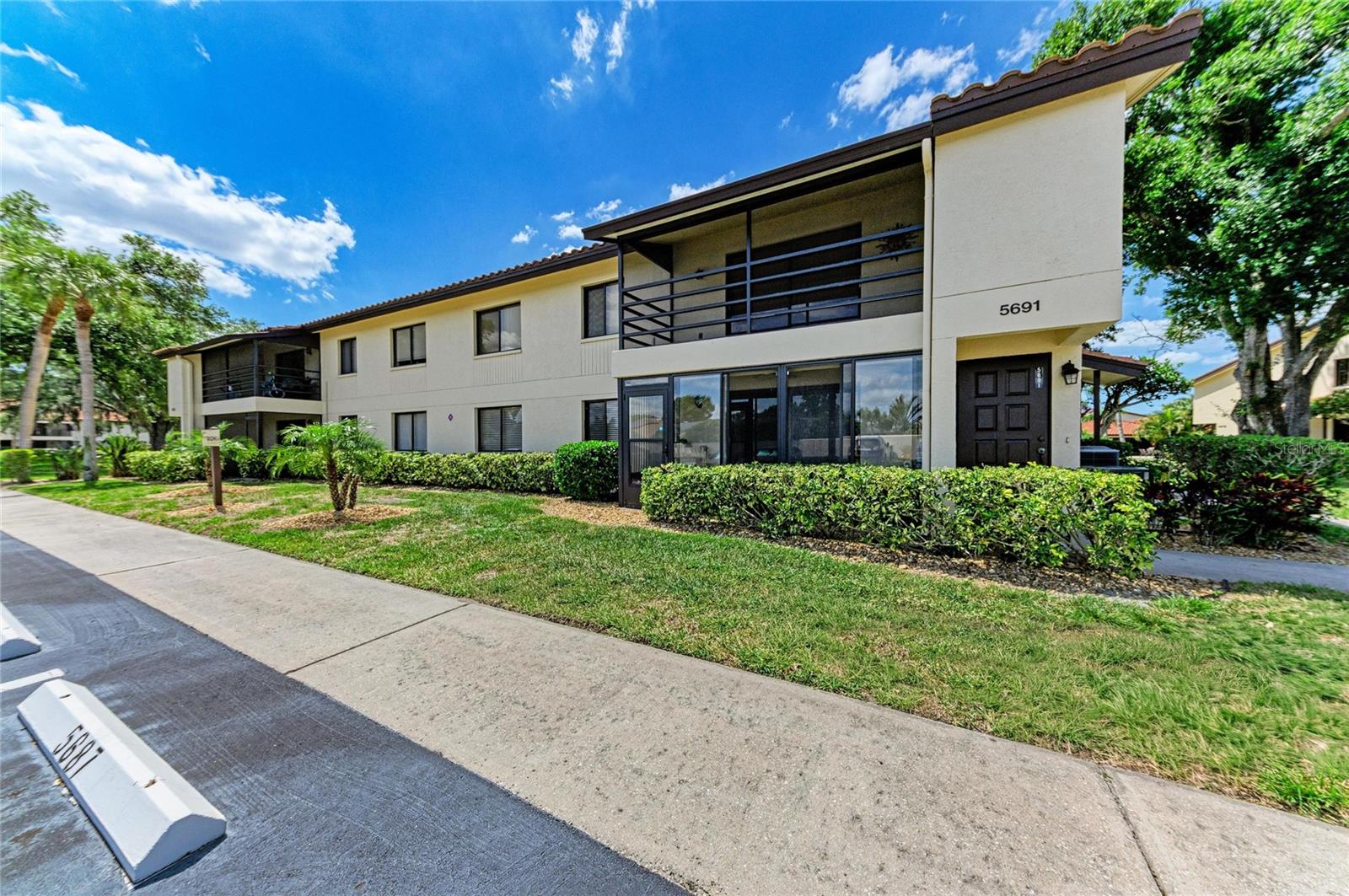 5685 GARDENS DR #5685, SARASOTA, FL, 34243