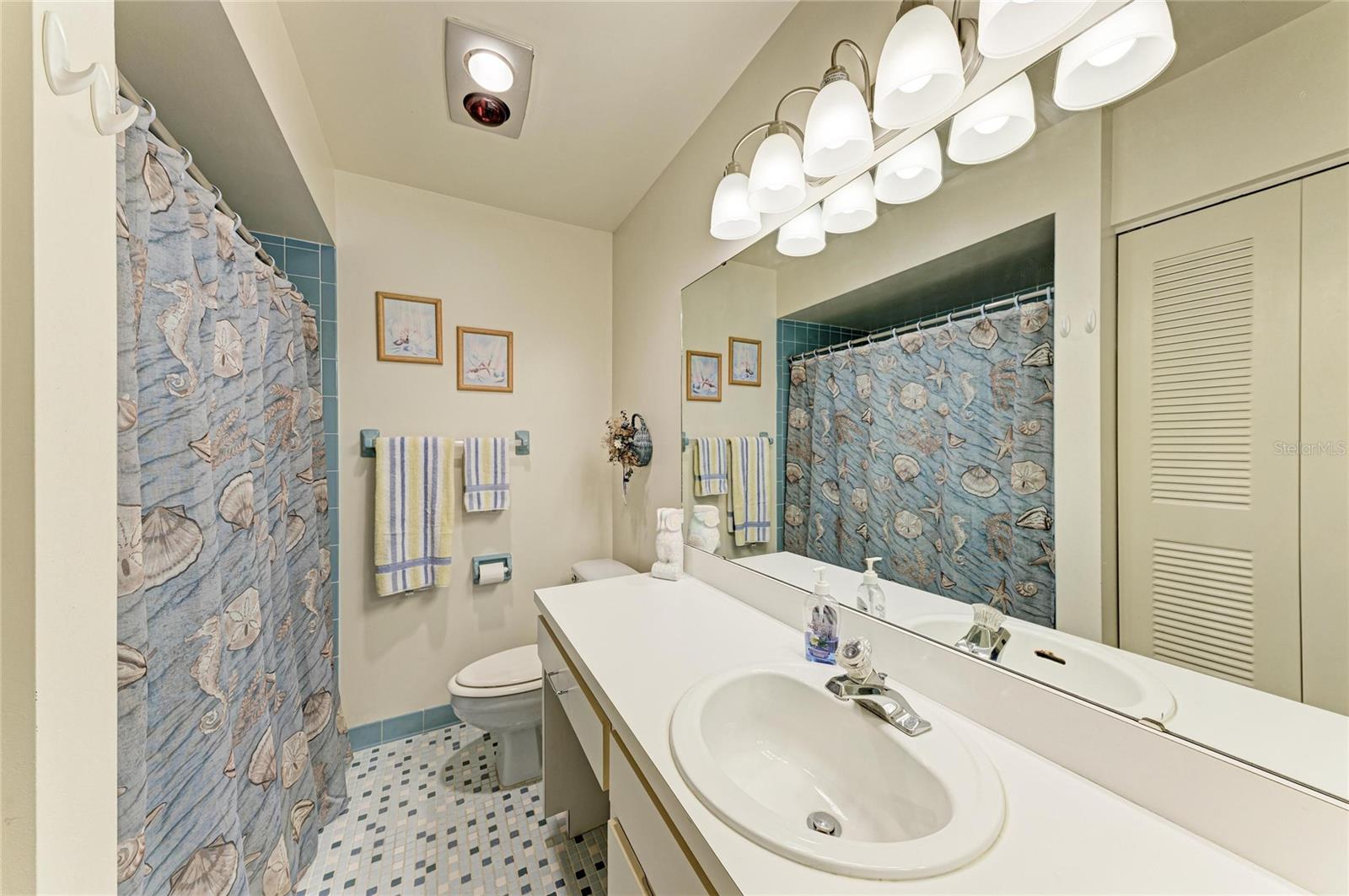 5685 GARDENS DR #5685, SARASOTA, FL, 34243